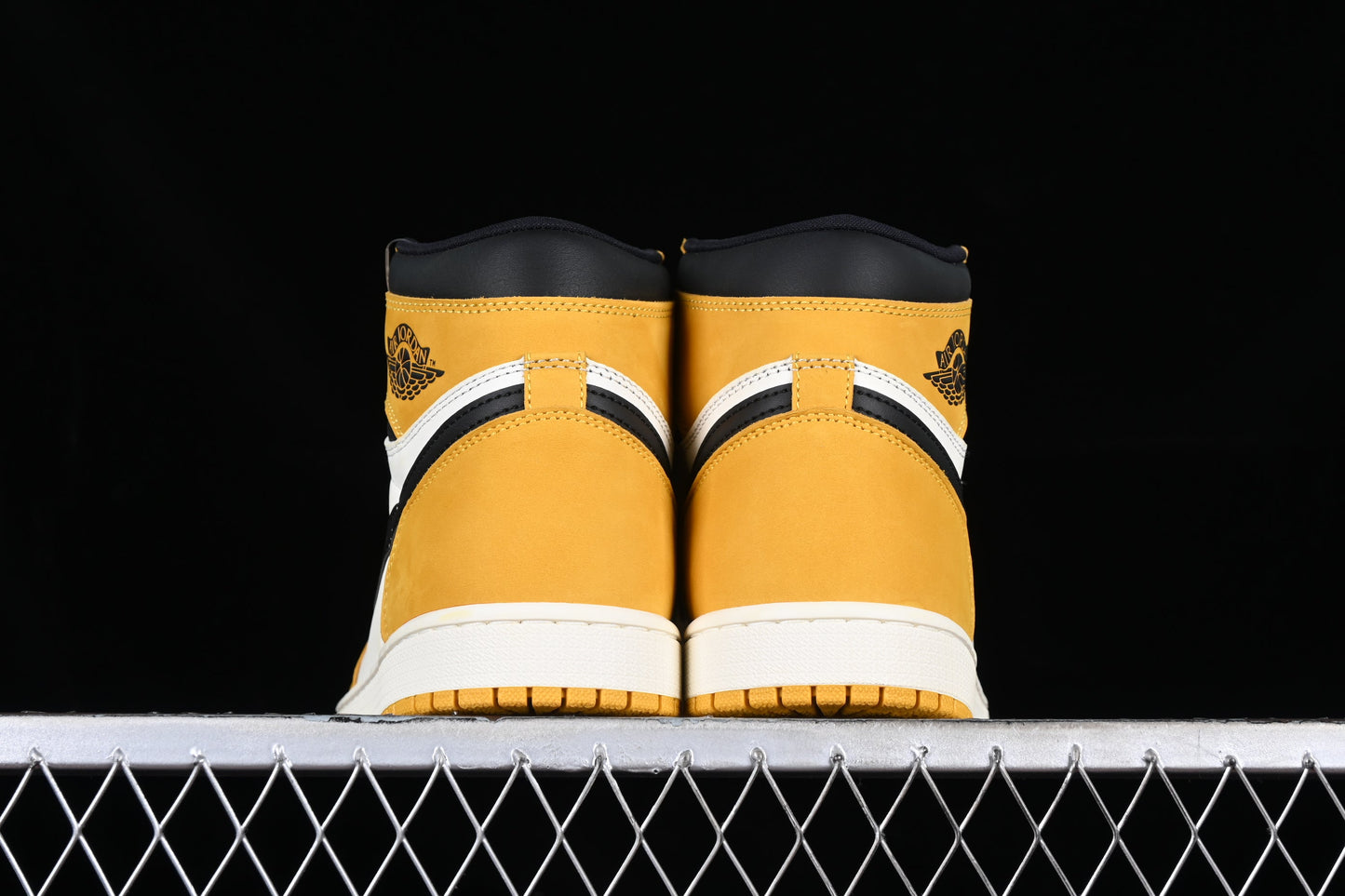 Air Jordan 1 Aj1 High – Yellow Ochre