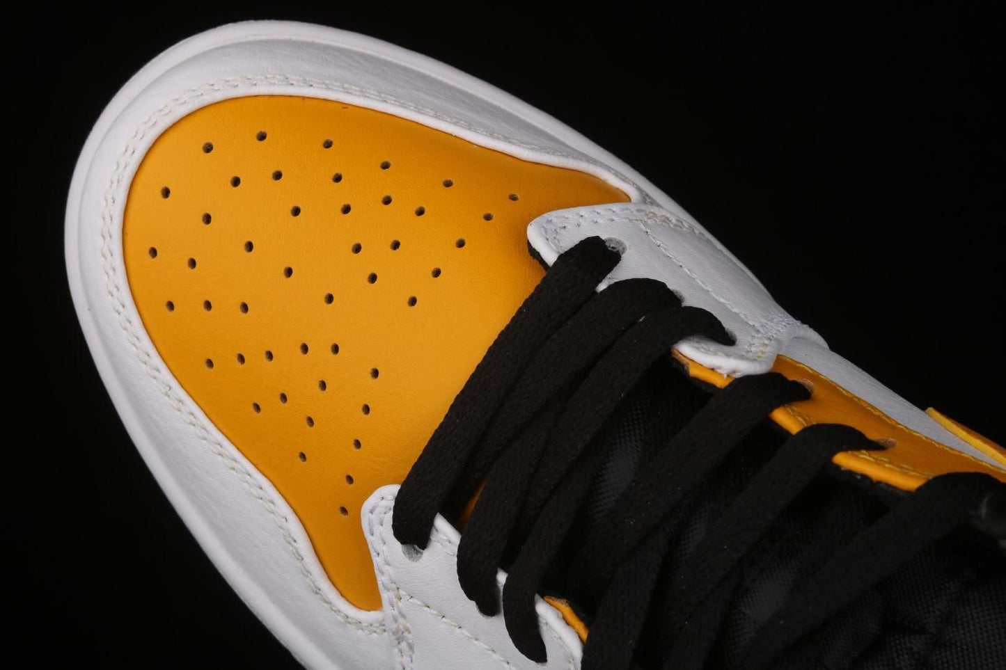 Air Jordan 1 AJ1 Mid – University Gold