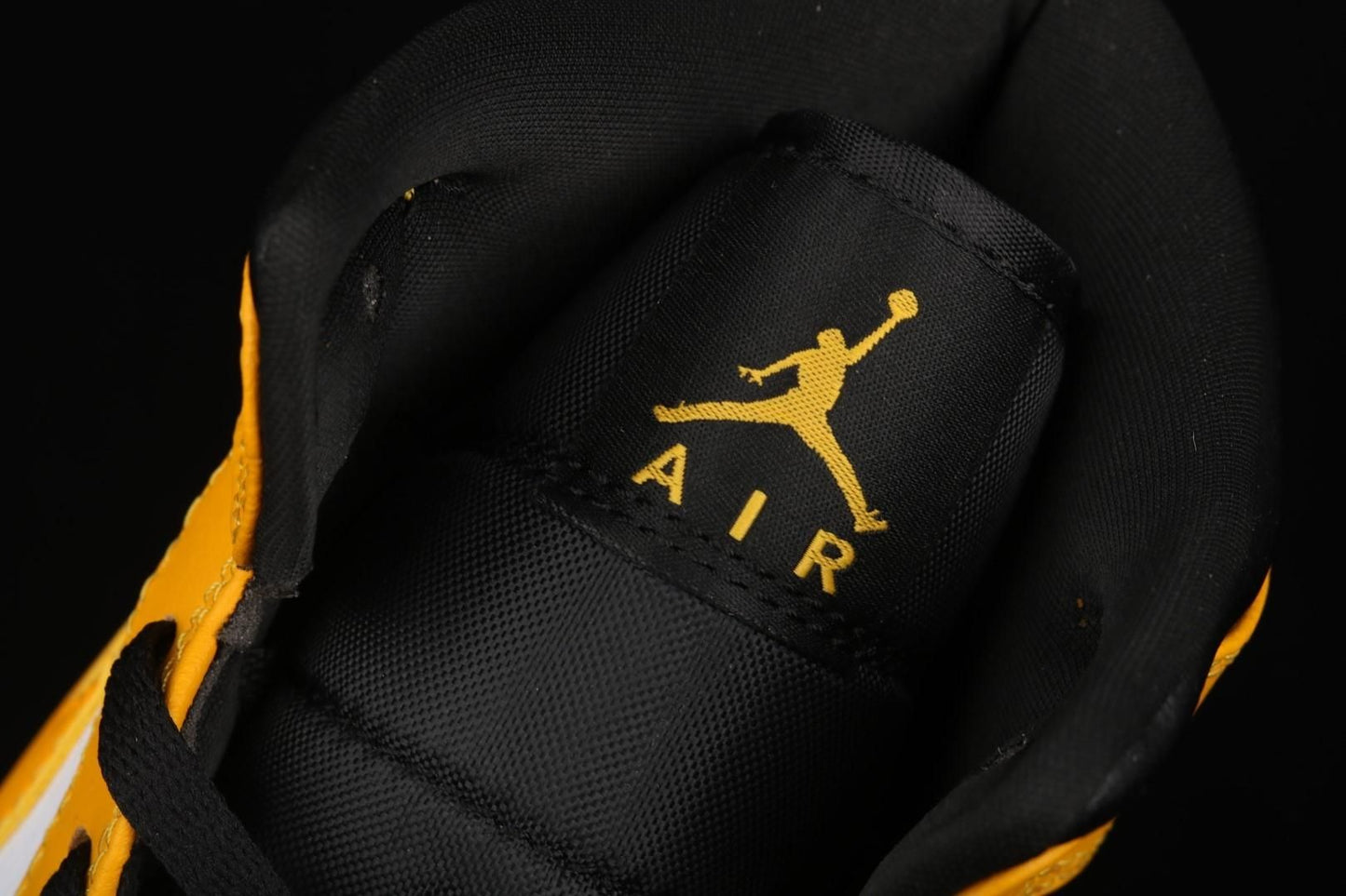 Air Jordan 1 AJ1 Mid – University Gold