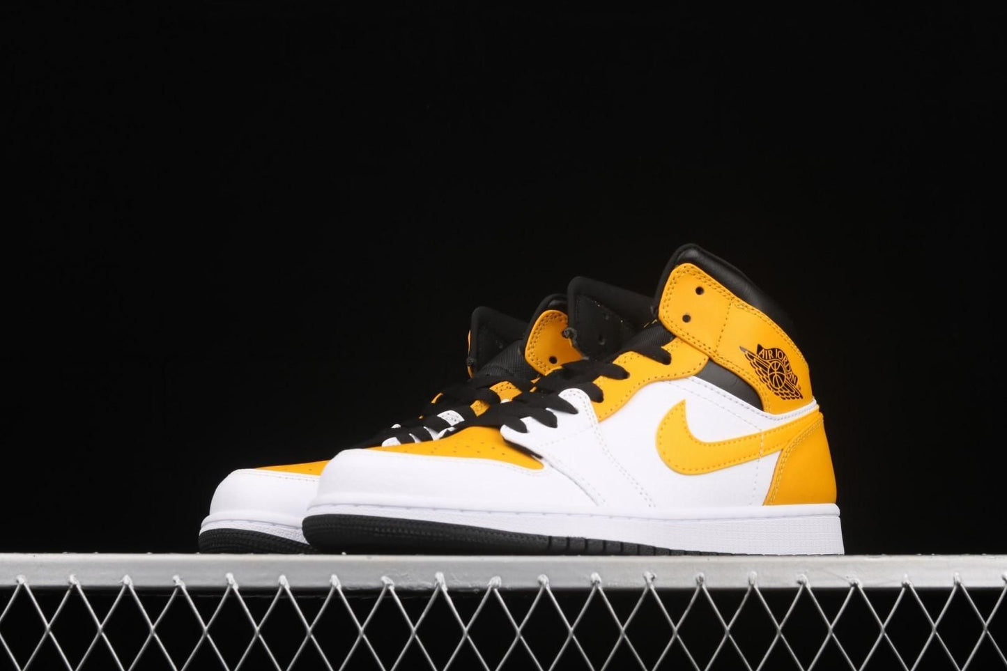 Air Jordan 1 AJ1 Mid – University Gold