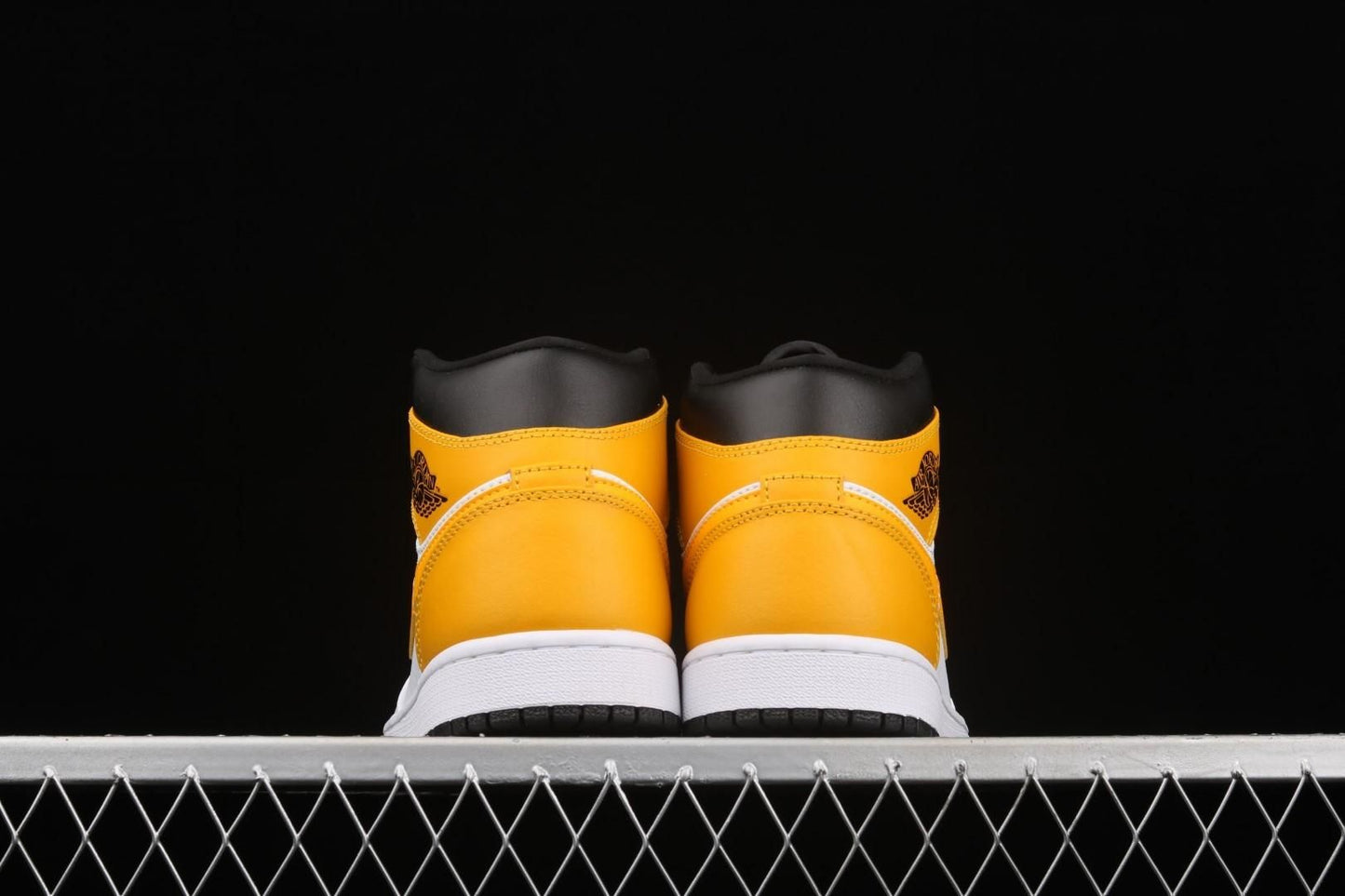 Air Jordan 1 AJ1 Mid – University Gold