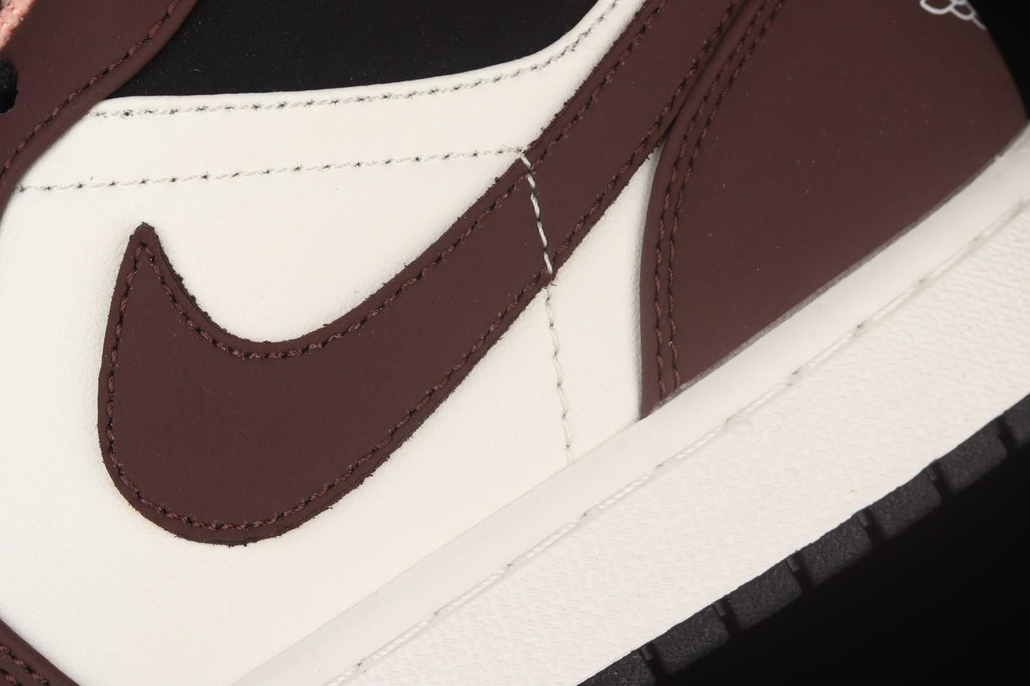Air Jordan 1 AJ1 Low – Mocha
