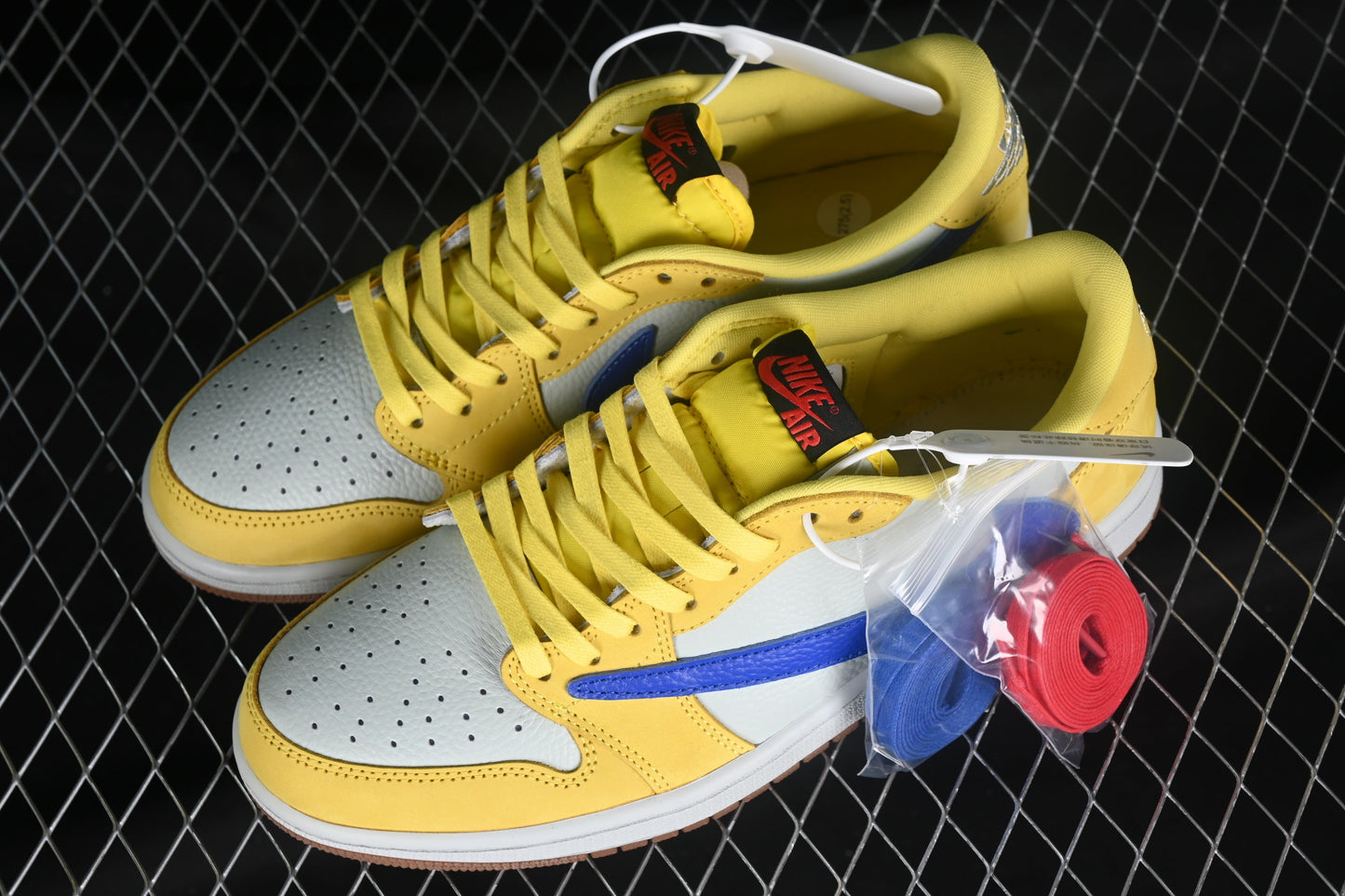 Travis Scott x Air Jordan 1 AJ1 Low – Canary