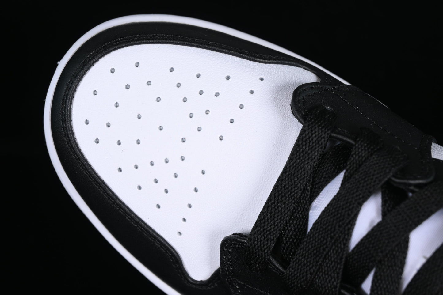 Air Jordan 1 AJ1 Mid – Panda Elephant