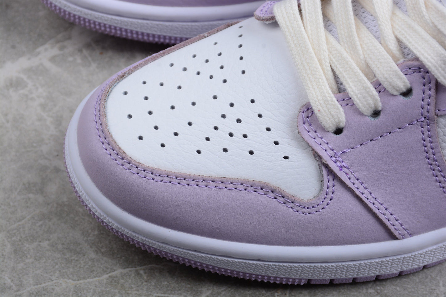 Unisex Air Jordan 1 AJ1 Mid – Valentine's Day