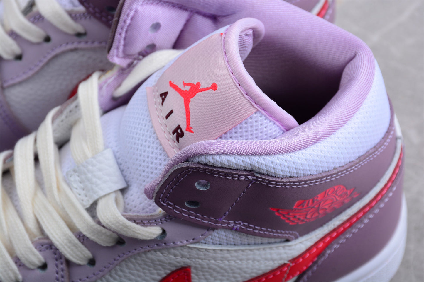 Unisex Air Jordan 1 AJ1 Mid – Valentine's Day