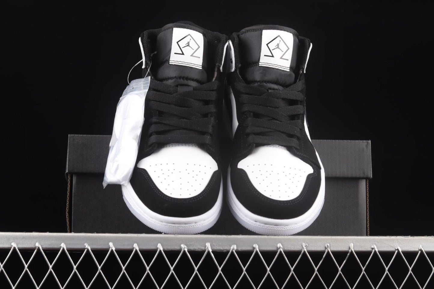 Air Jordan 1 AJ1 Mid – Diamond Shorts