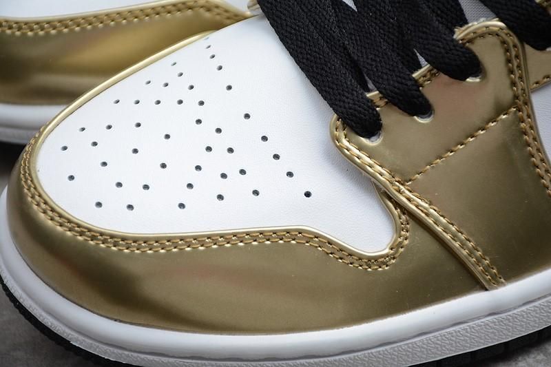 Air Jordan 1 AJ1 Mid – Metallic Gold