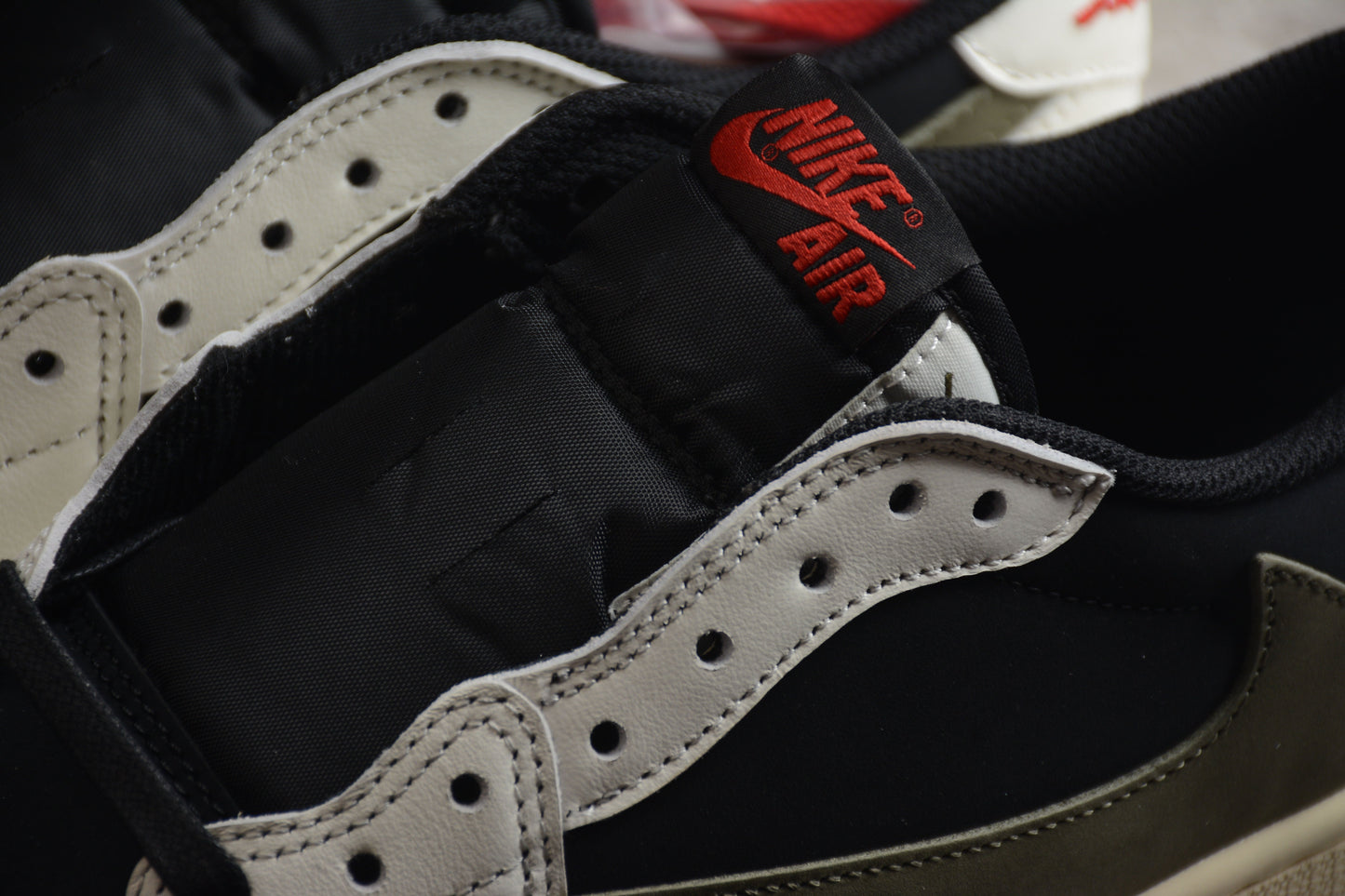 Travis Scott x Air Jordan 1 Low AJ1 – Olive
