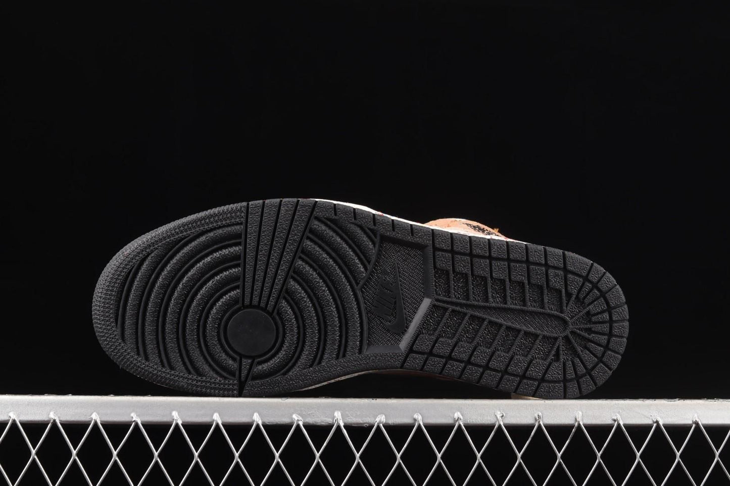 Air Jordan 1 AJ1 Mid – Brushstroke