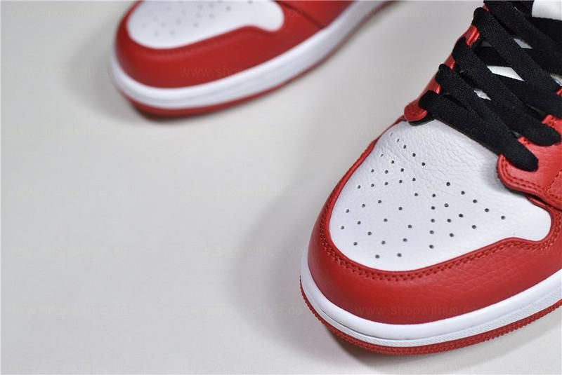 Air Jordan 1 AJ1 Mid – Chicago