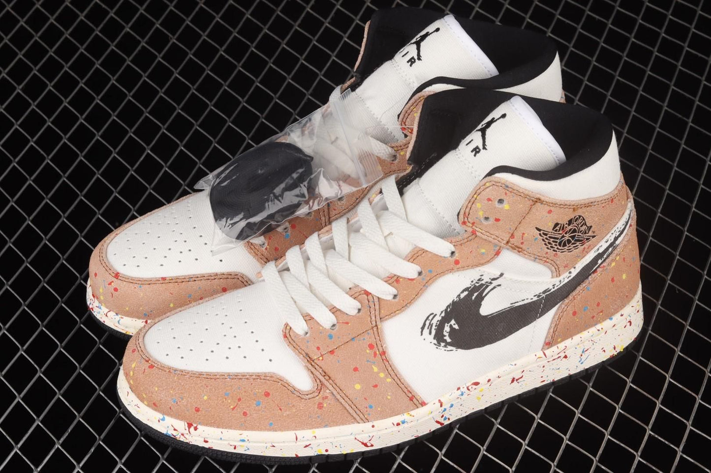 Air Jordan 1 AJ1 Mid – Brushstroke