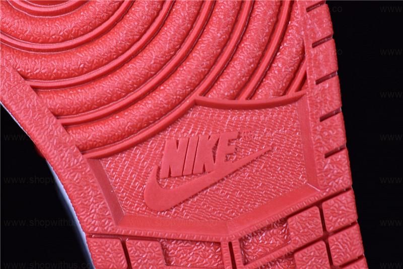 Air Jordan 1 AJ1 Mid – Chicago