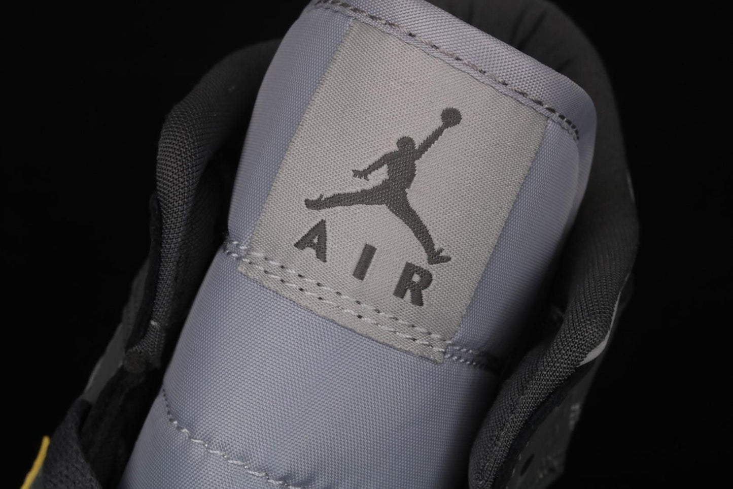 Air Jordan 1 AJ1 Mid – Grey Onyx