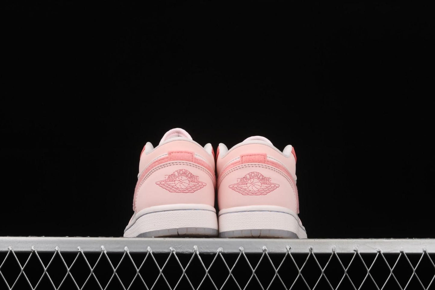 Air Jordan 1 AJ1 Low SE – Mighty Swooshers Pink