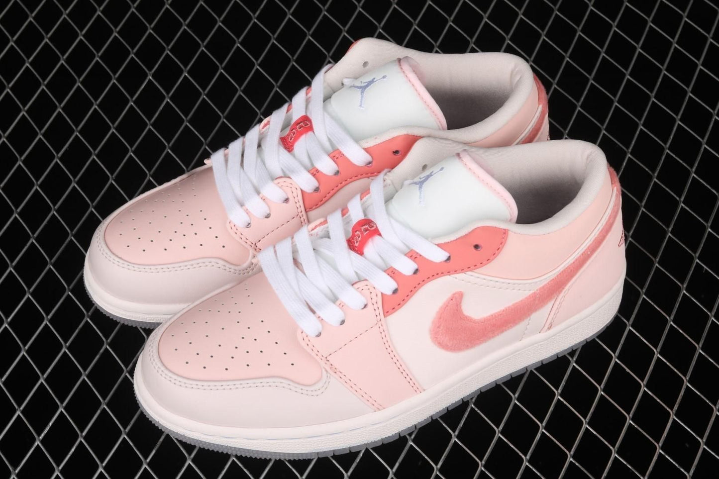 Air Jordan 1 AJ1 Low SE – Mighty Swooshers Pink
