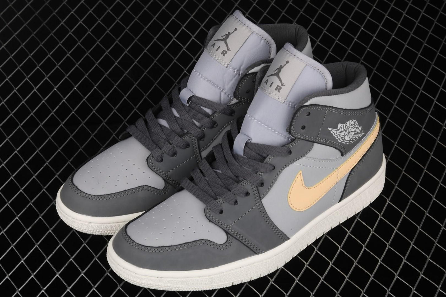 Air Jordan 1 AJ1 Mid – Grey Onyx