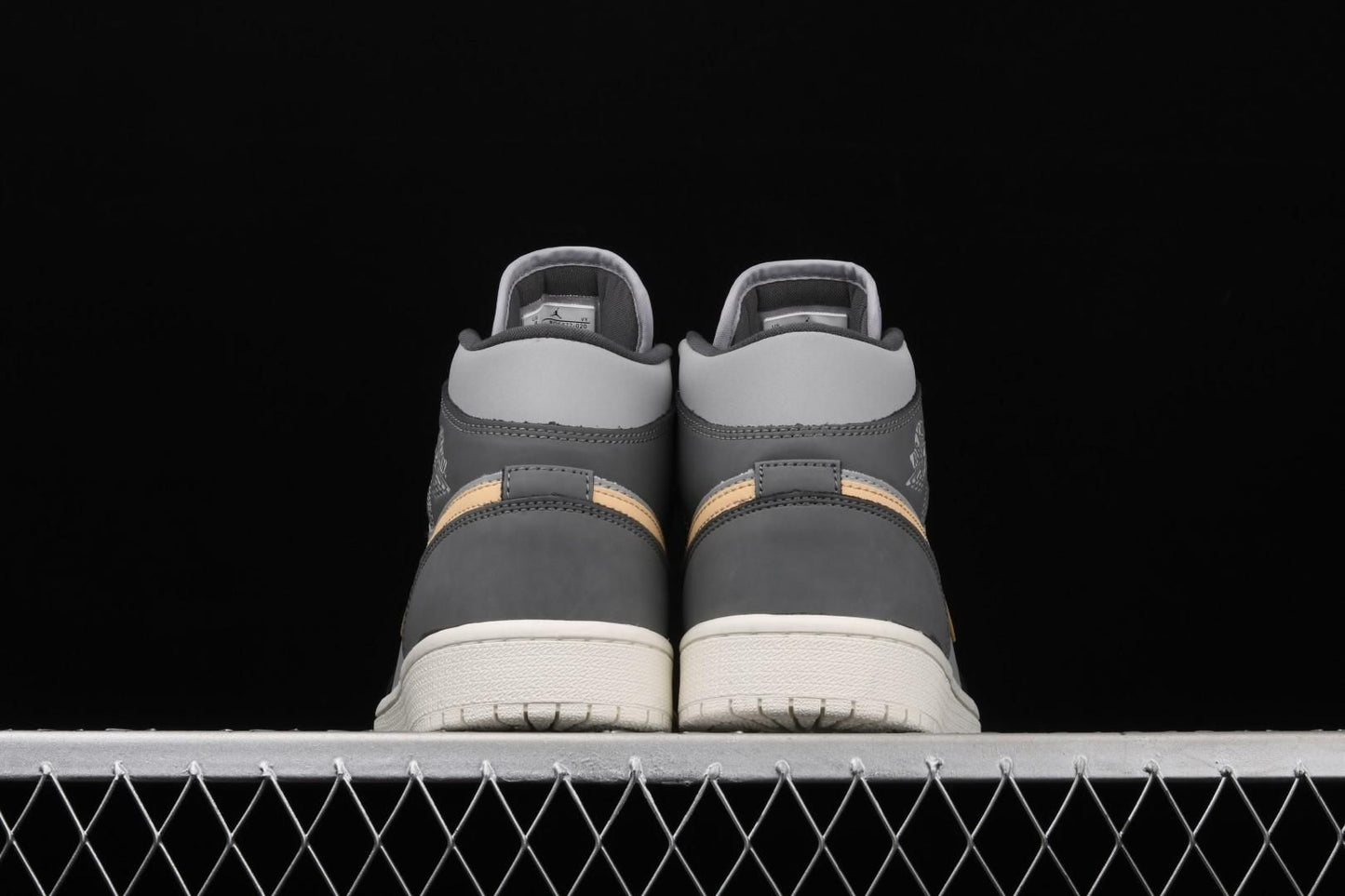 Air Jordan 1 AJ1 Mid – Grey Onyx