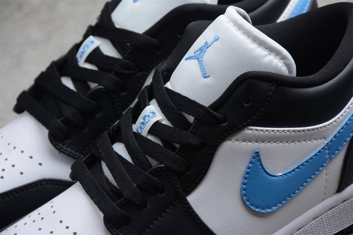Air Jordan 1 AJ1 Low Black/University Blue