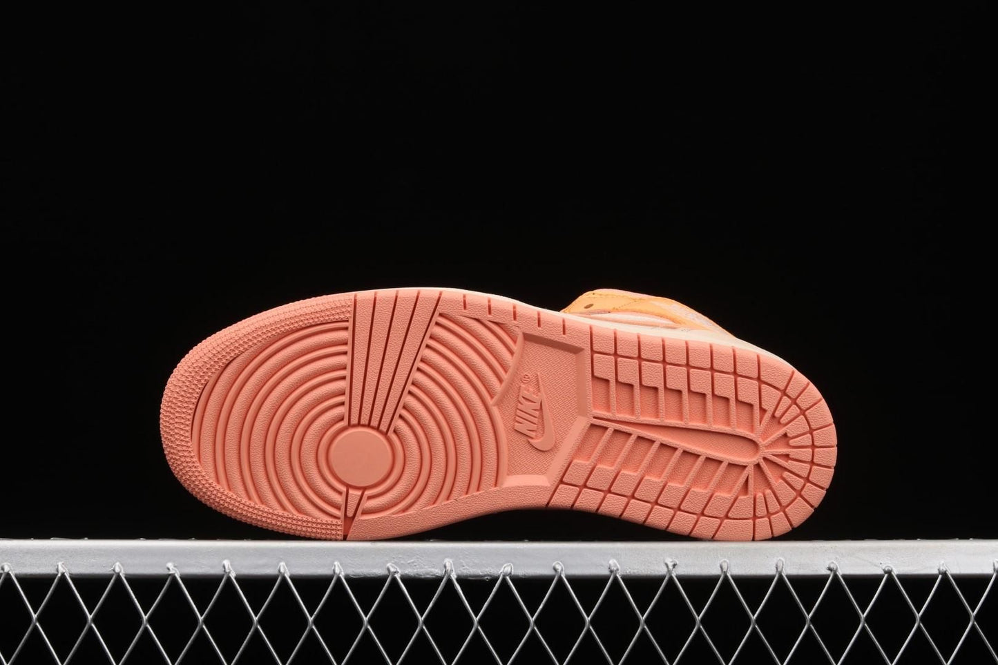Air Jordan 1 AJ1 Mid – Apricot Orange