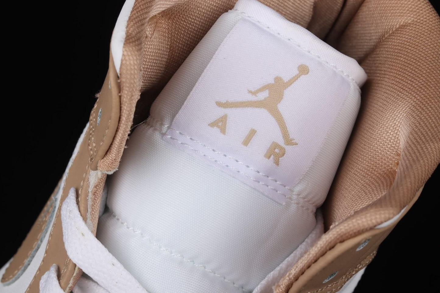 Air Jordan 1 AJ1 Mid – Tan Gum