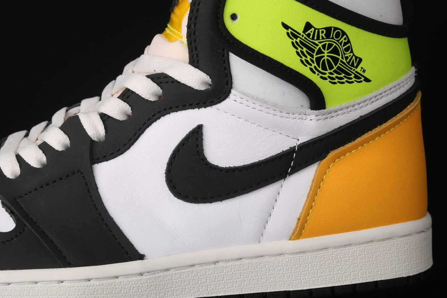 Air Jordan 1 AJ1 Retro High - Volt Gold