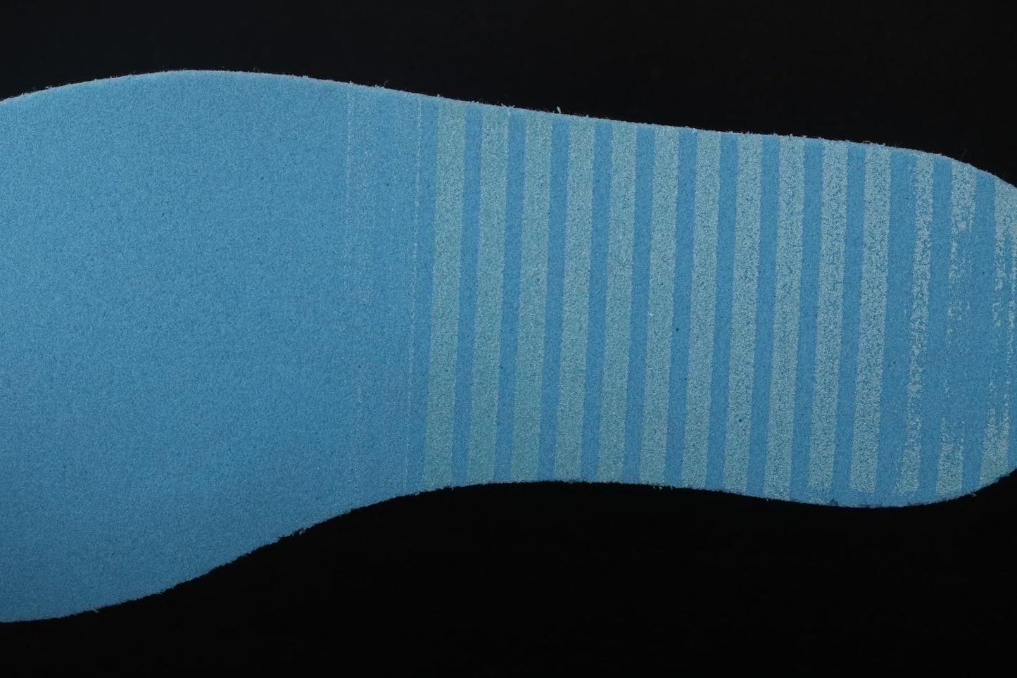 Air Jordan 1 AJ1 Mid – Laser Blue