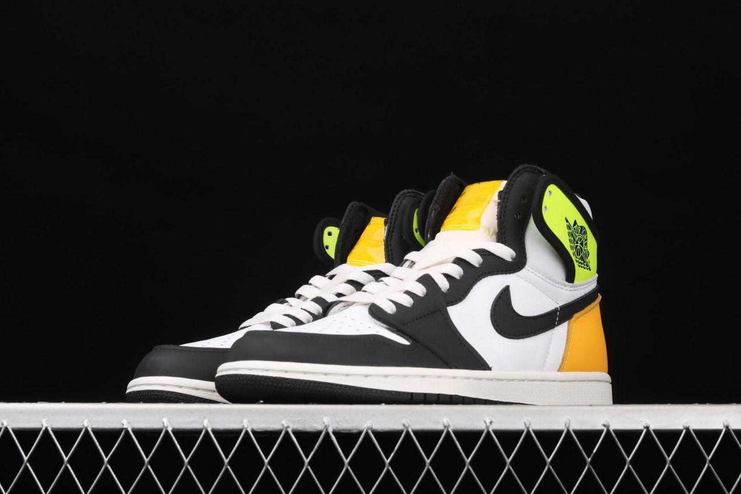 Air Jordan 1 AJ1 Retro High - Volt Gold
