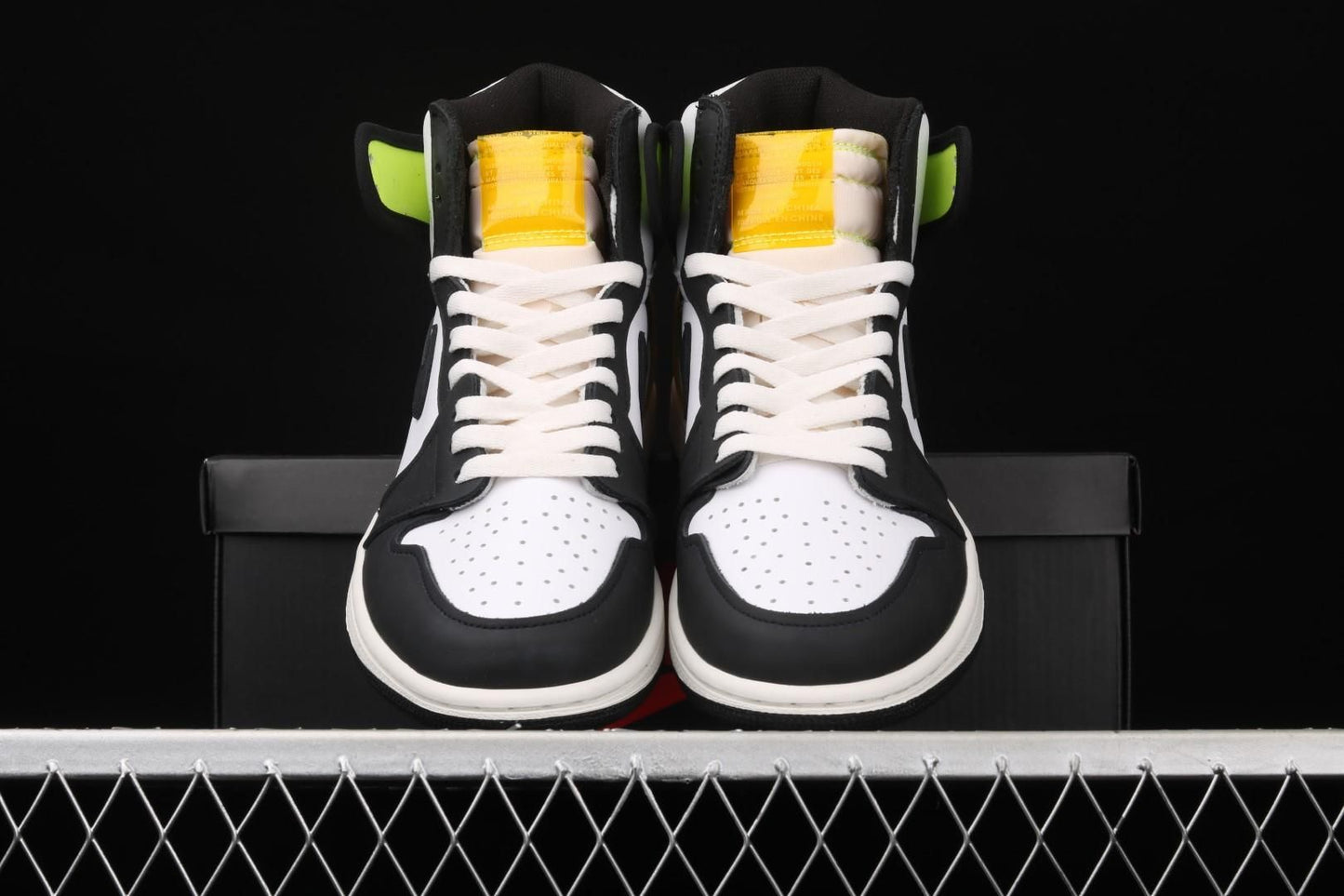 Air Jordan 1 AJ1 Retro High - Volt Gold
