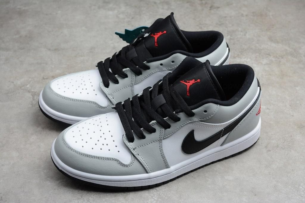 Air Jordan 1 AJ1 Low – Light Smoke Grey