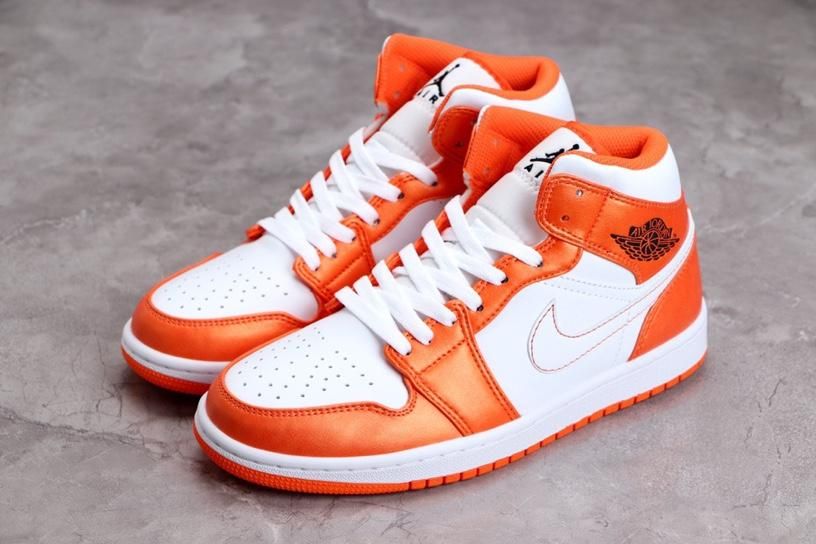 Air Jordan 1 AJ1 Mid – Metallic Orange
