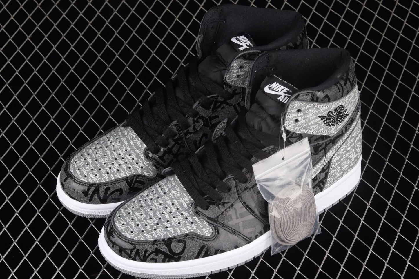 Air Jordan 1 AJ1 Retro High - Rebellionaire