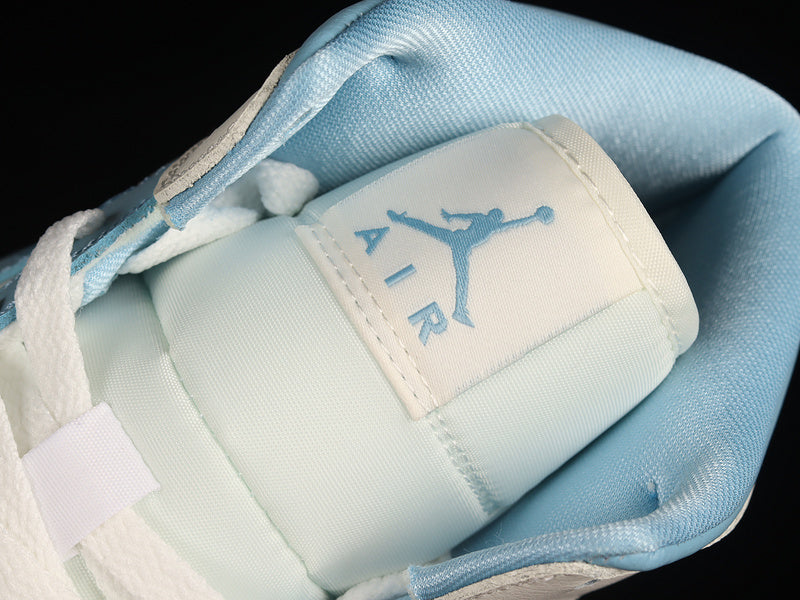 Air Jordan 1 AJ1 Mid – UNC
