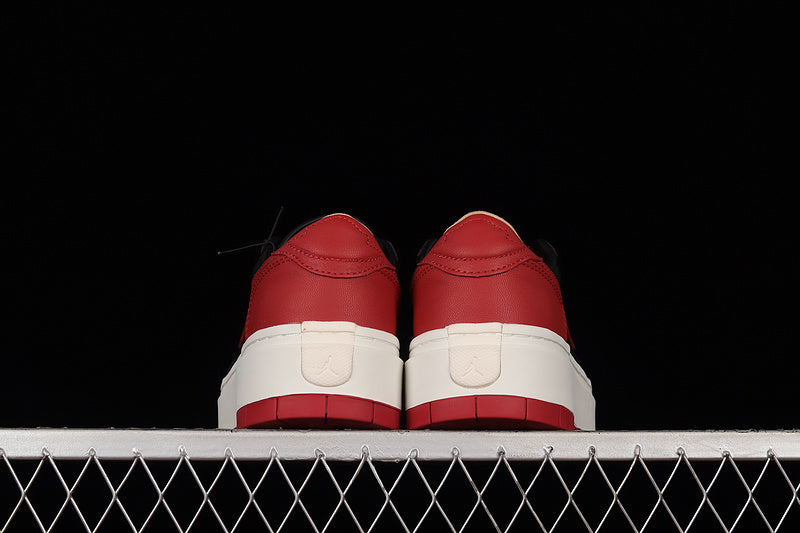 Air Jordan 1 AJ1 Elevate - Bred