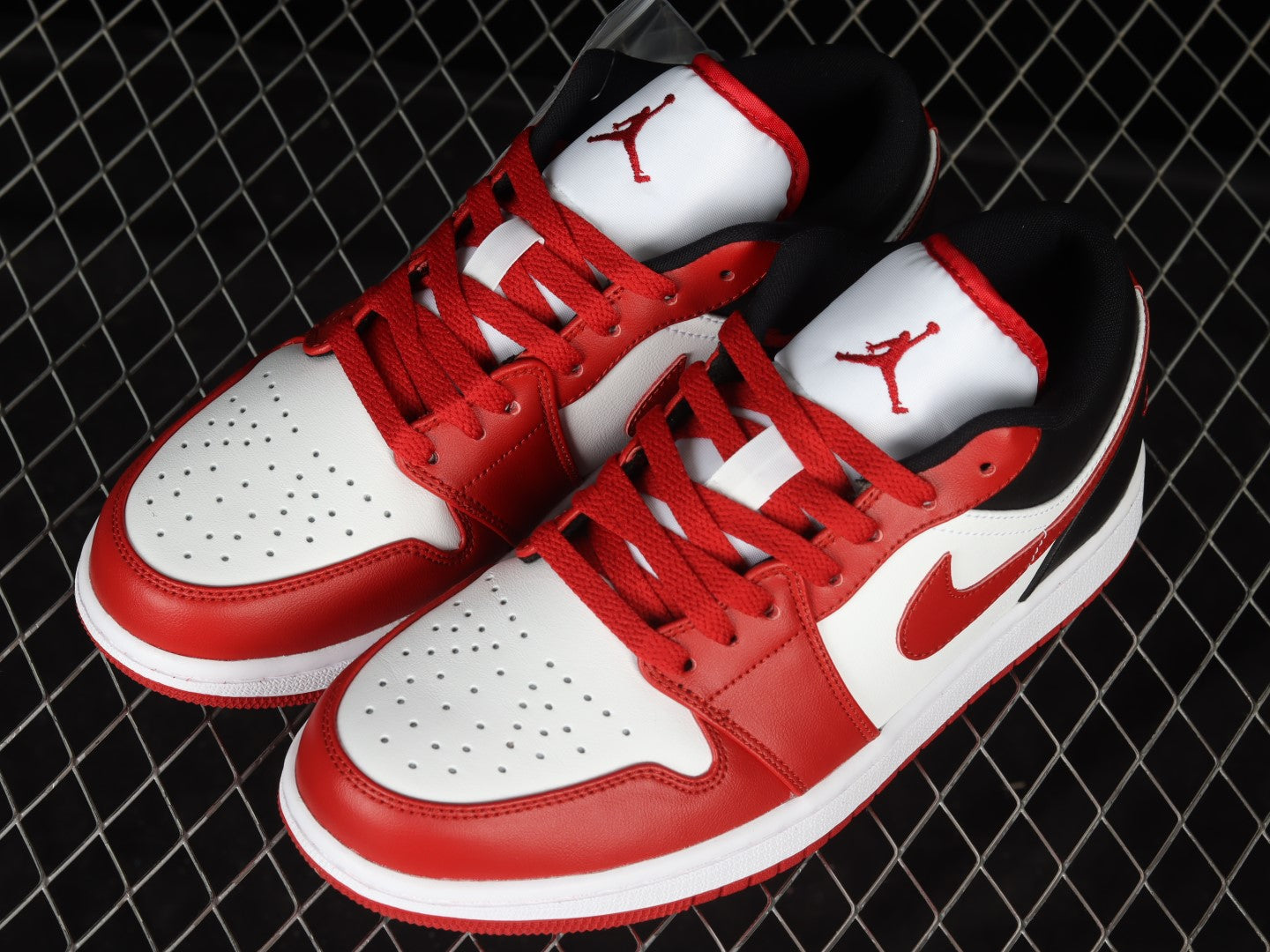 Air Jordan 1 AJ1 Low – Reverse Black Toe