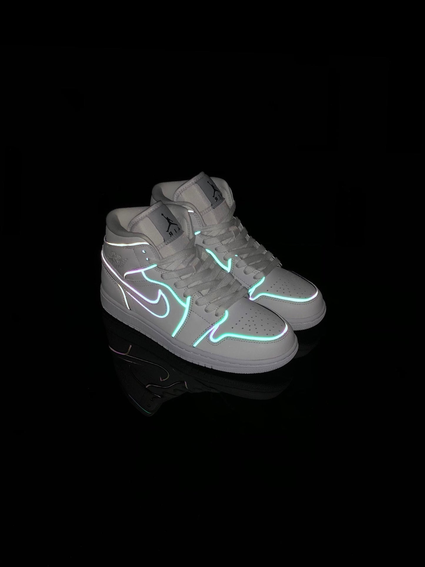 Air Jordan 1 AJ1 Mid SE – Iridescent