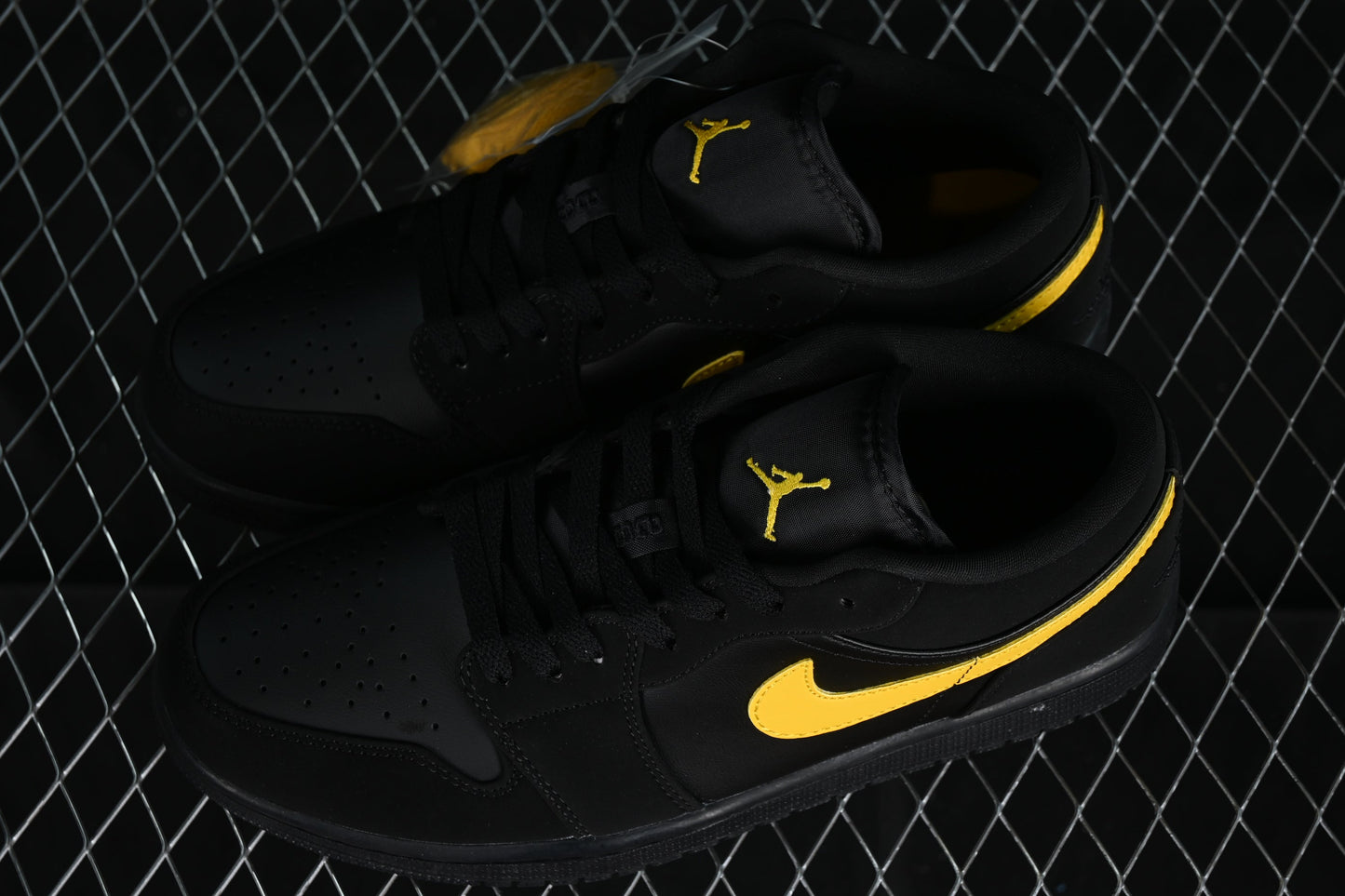 Air Jordan 1 AJ1 Low - Black/Yellow