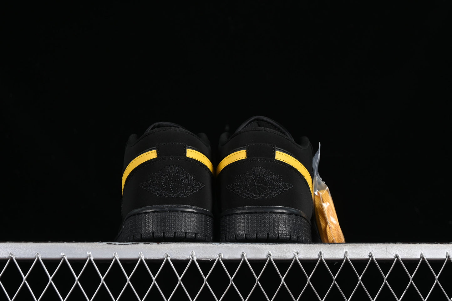 Air Jordan 1 AJ1 Low - Black/Yellow
