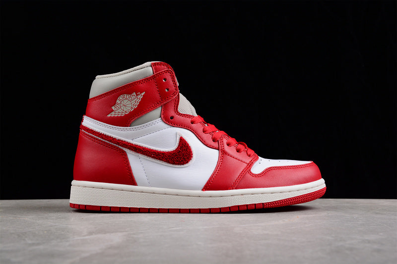 Air Jordan 1 AJ1 High - Chenille Red