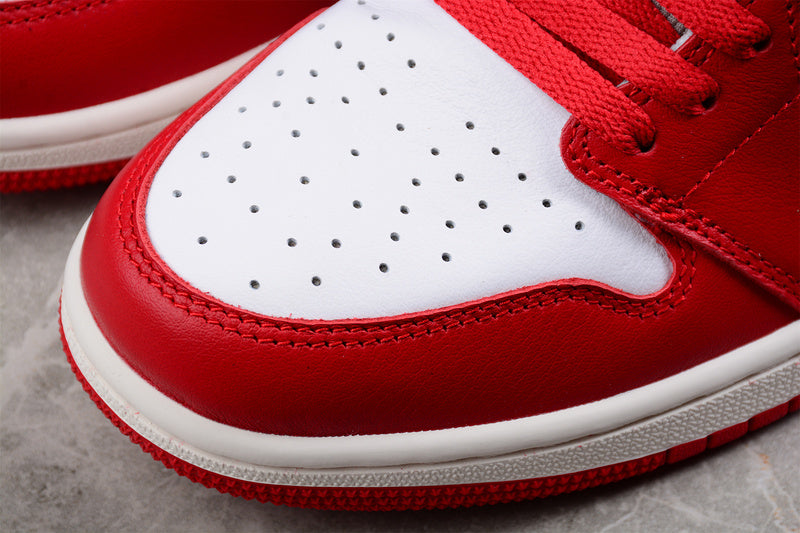 Air Jordan 1 AJ1 High - Chenille Red