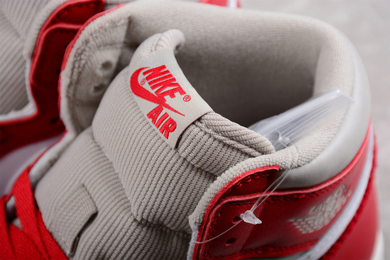 Air Jordan 1 AJ1 High - Chenille Red