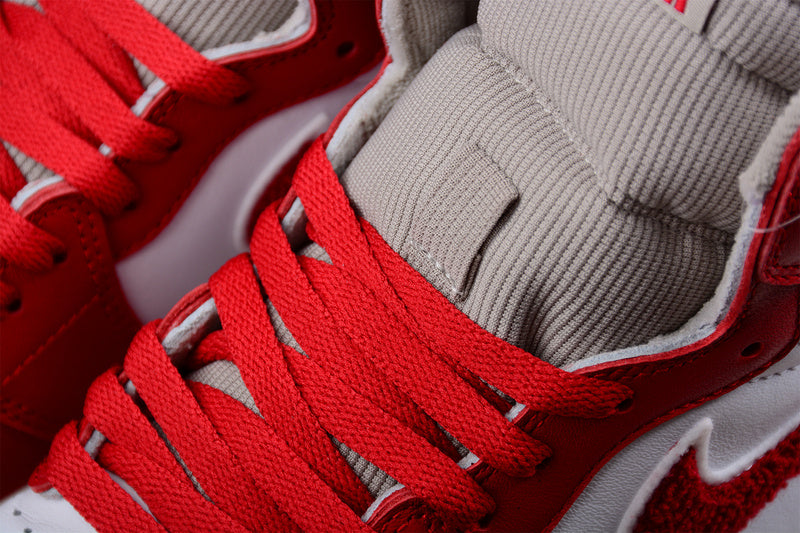 Air Jordan 1 AJ1 High - Chenille Red
