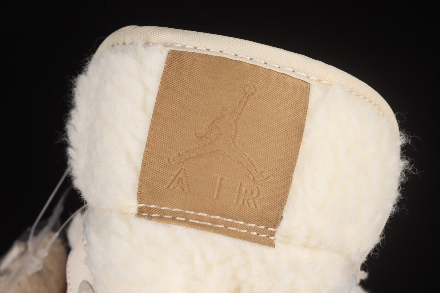 Air Jordan 1 AJ1 Mid – Fleece Pearl White