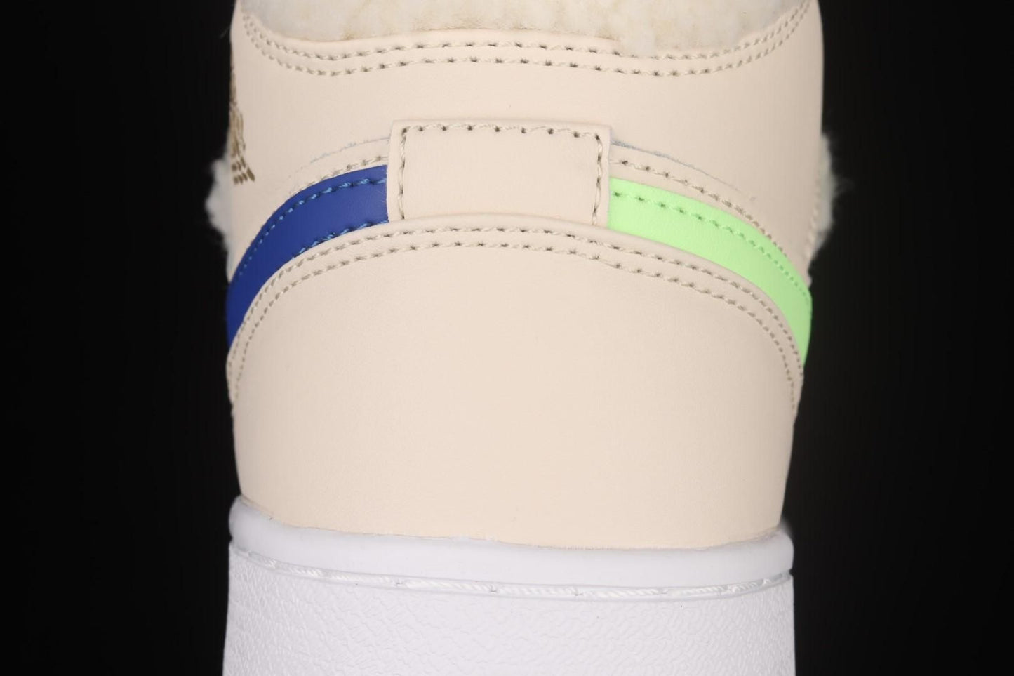 Air Jordan 1 AJ1 Mid – Fleece Pearl White