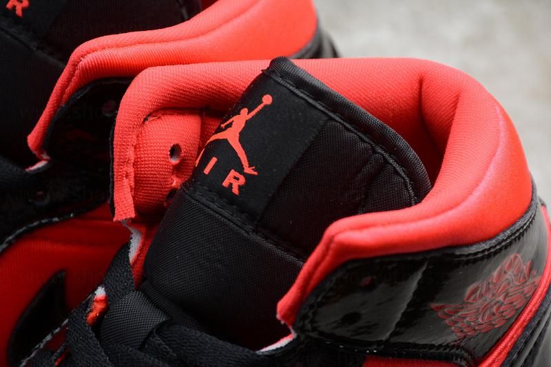 Air Jordan 1 AJ1 Mid – Hot Punch