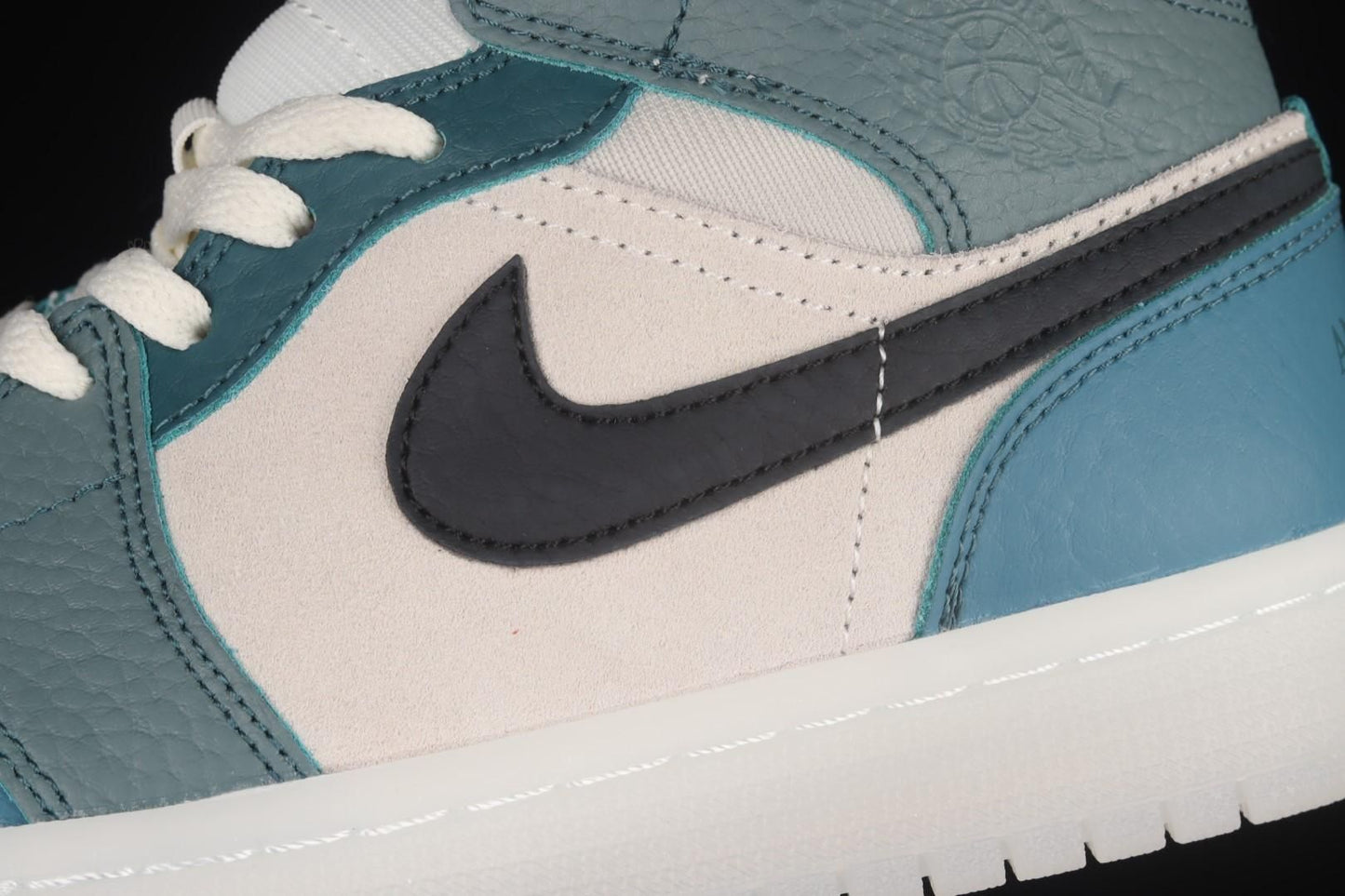 Air Jordan 1 AJ1 Mid – Anti-Gravity Machines