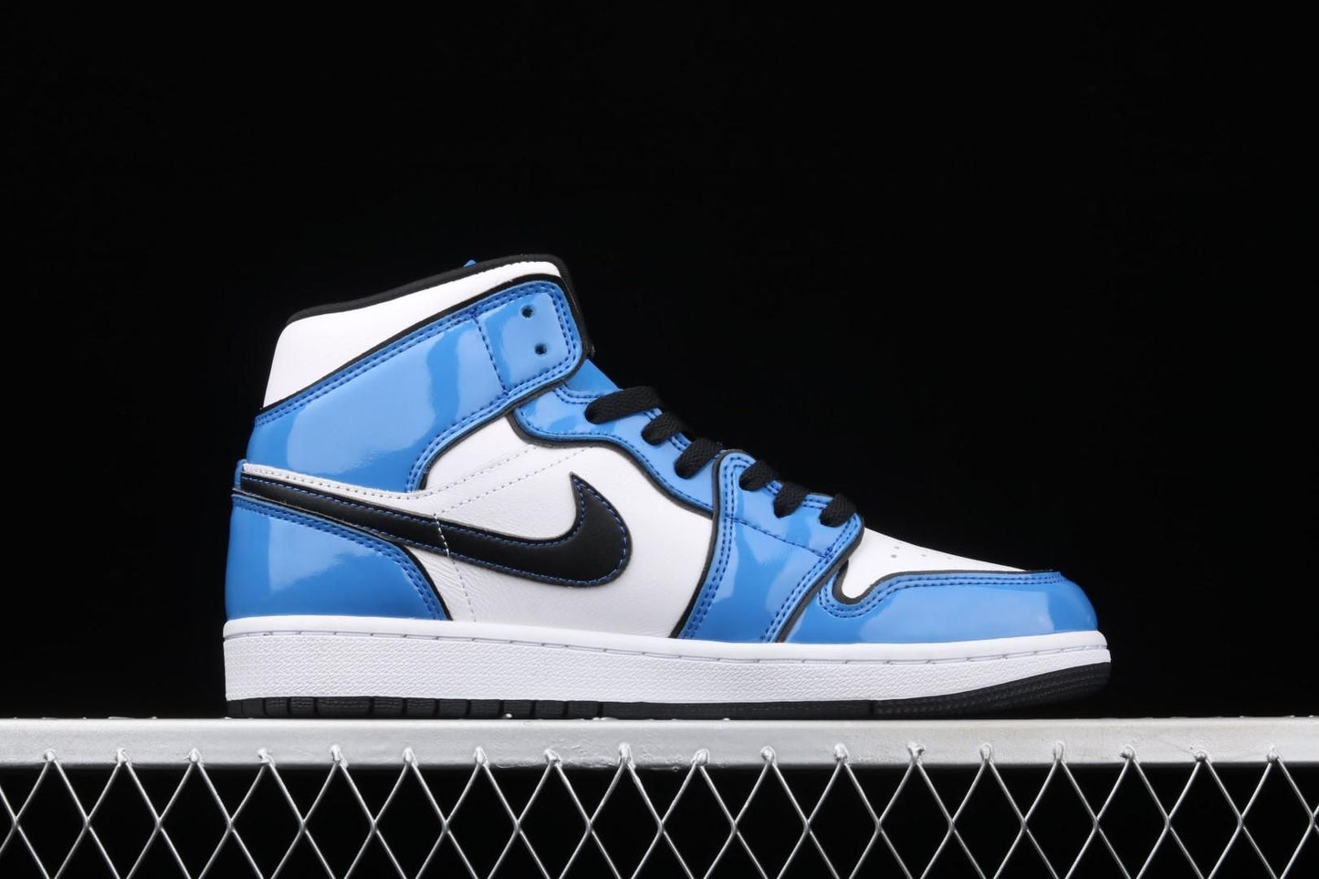 Air Jordan 1 AJ1 Mid – Signal Blue