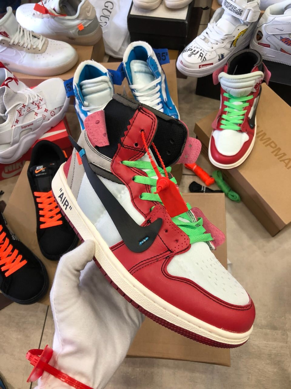 The 10 Off-White x Air Jordan 1 AJ1 - Chicago