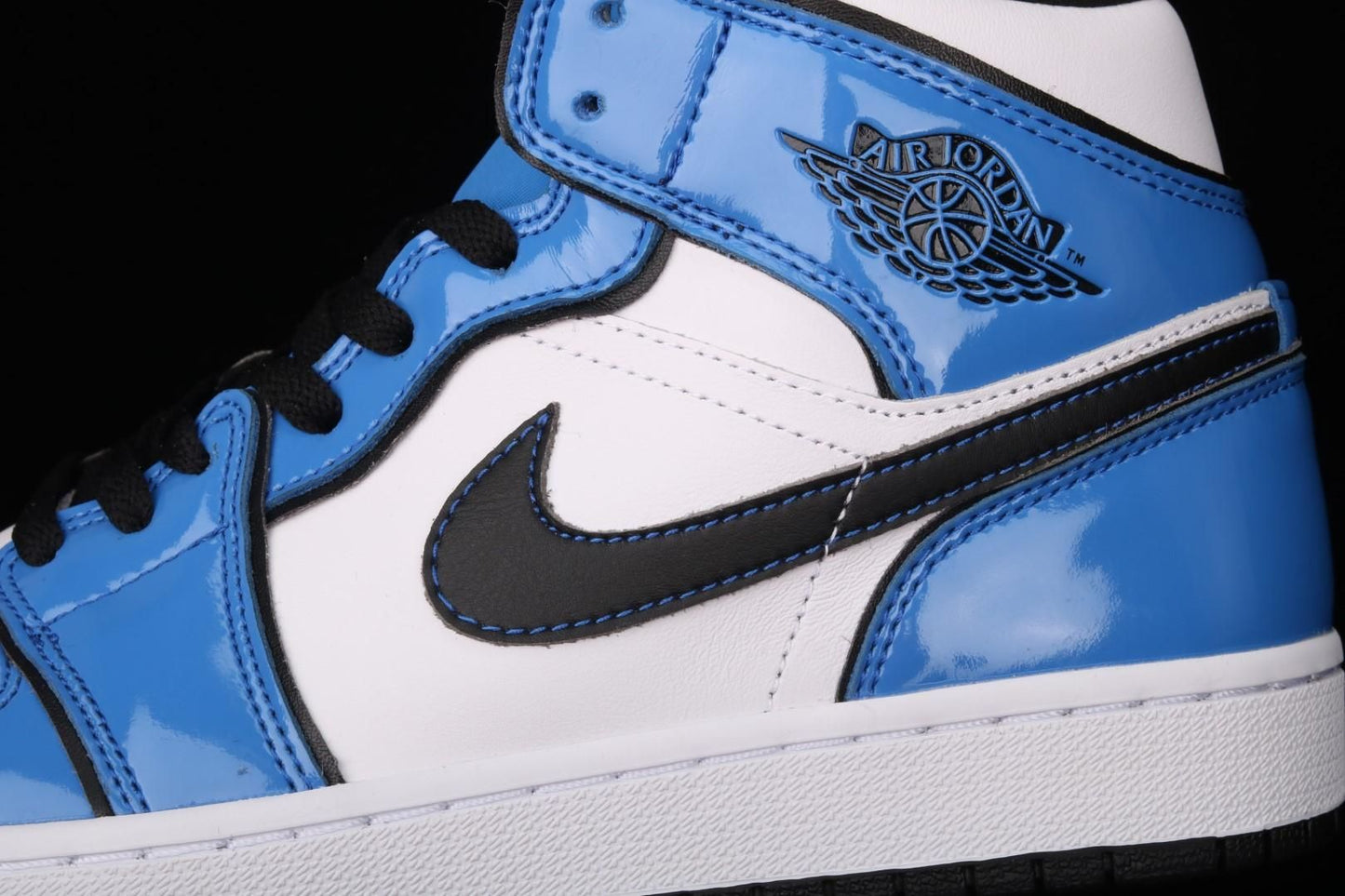 Air Jordan 1 AJ1 Mid – Signal Blue
