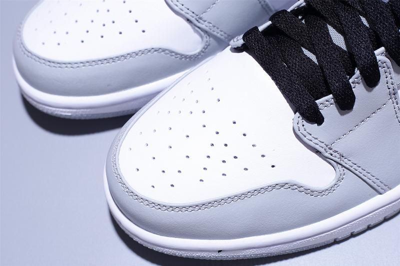 Air Jordan 1 AJ1 Mid – Light Smoke Grey